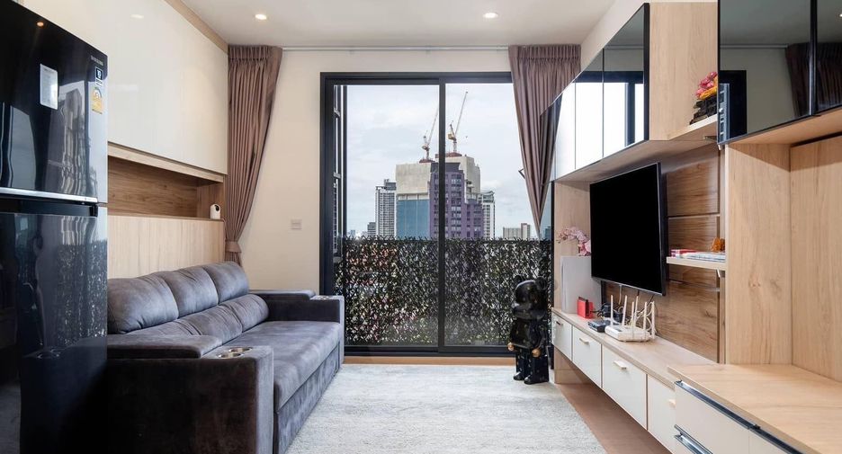For sale 2 bedrooms condo in Watthana, Bangkok