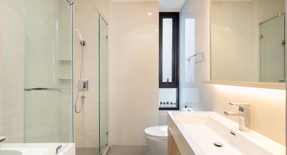 For sale 2 bedrooms condo in Watthana, Bangkok