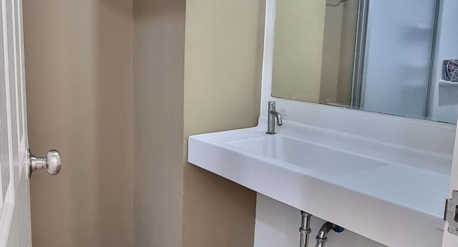 À vendre 2 chambres condo à Bang Sue, Bangkok