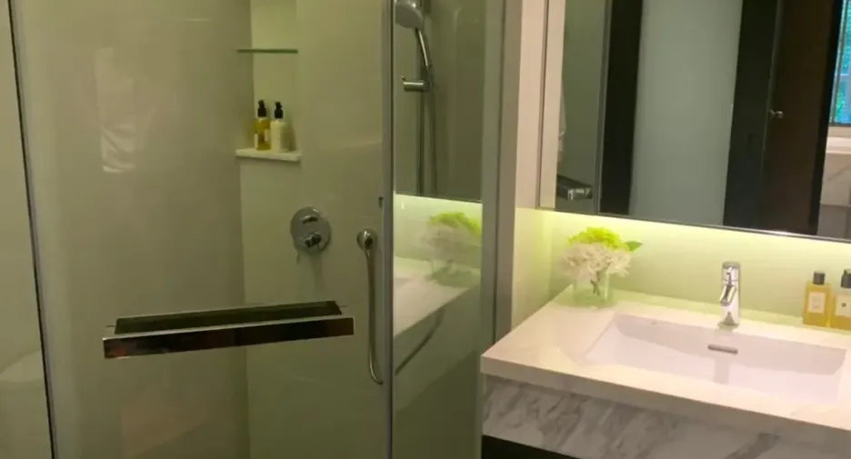 For sale 2 bedrooms condo in Pathum Wan, Bangkok
