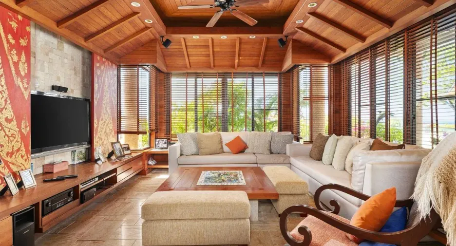 For sale 5 bedrooms villa in Mueang Phuket, Phuket