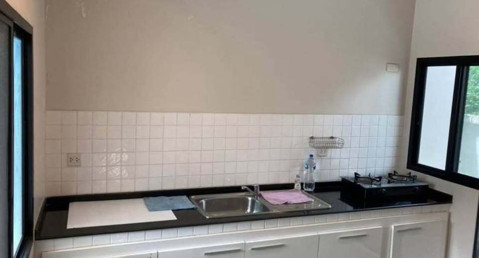 For rent 4 bedrooms house in Mueang Nonthaburi, Nonthaburi