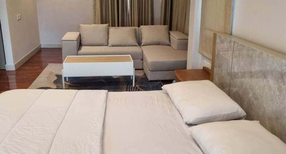 For rent 4 bedrooms house in Mueang Nonthaburi, Nonthaburi