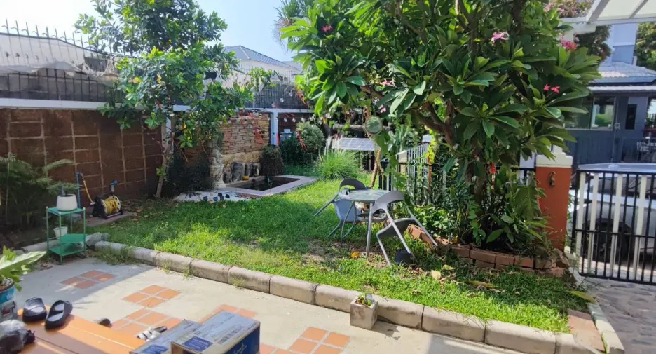For sale 4 bedrooms house in Thanyaburi, Pathum Thani