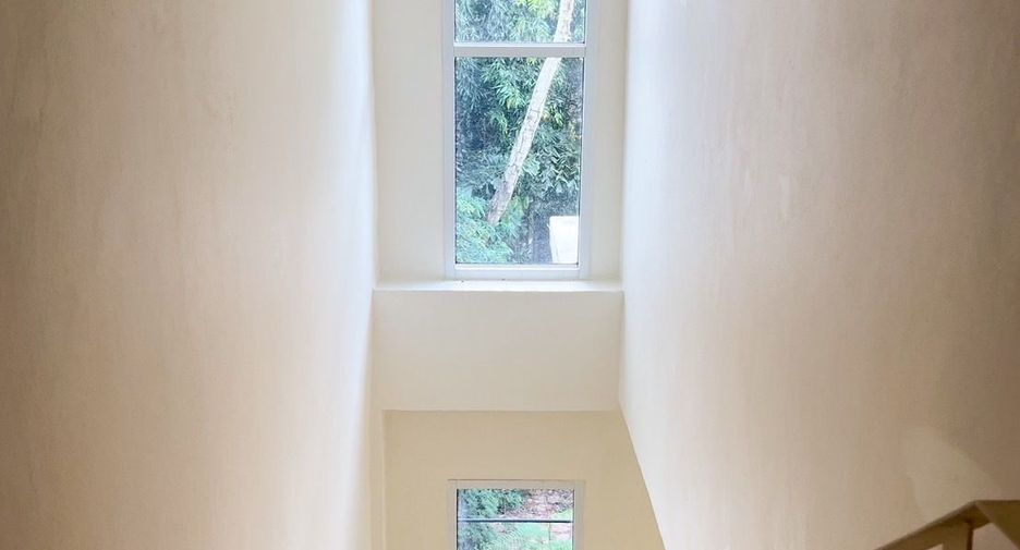 For rent 5 bedrooms townhouse in Mueang Phuket, Phuket