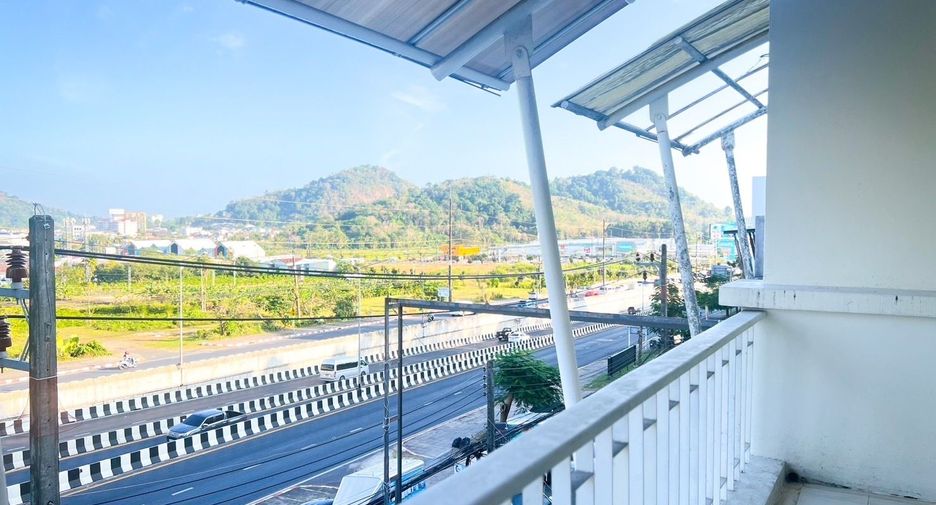 For rent 5 bedrooms townhouse in Mueang Phuket, Phuket