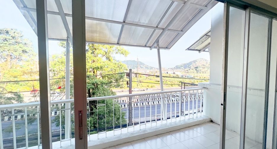 For rent 5 bedrooms townhouse in Mueang Phuket, Phuket
