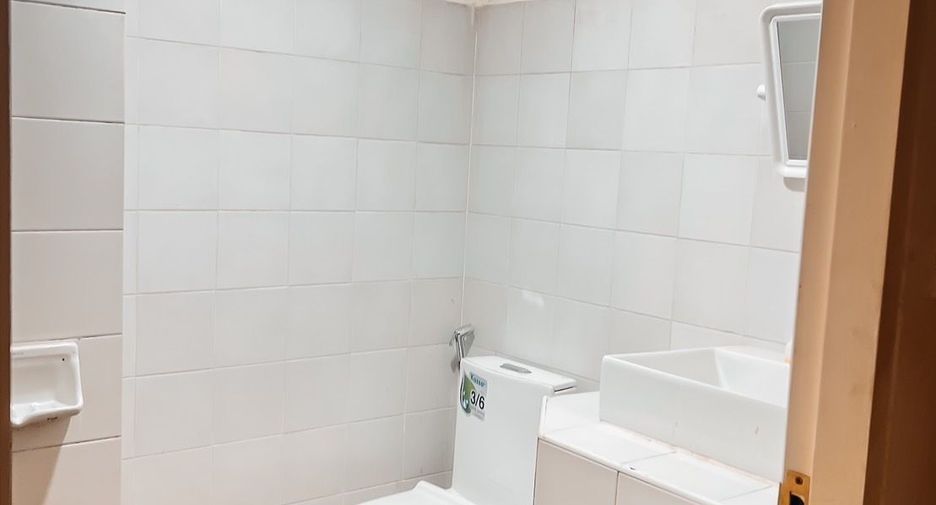 For rent 5 bedrooms townhouse in Mueang Phuket, Phuket