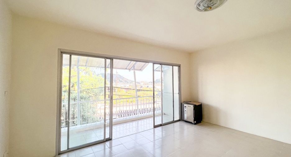 For rent 5 bedrooms townhouse in Mueang Phuket, Phuket