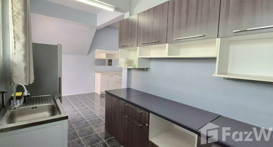 For sale 3 bedrooms house in Mueang Surat Thani, Surat Thani