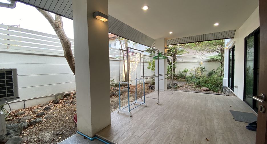 For sale 4 bedrooms house in Pak Kret, Nonthaburi