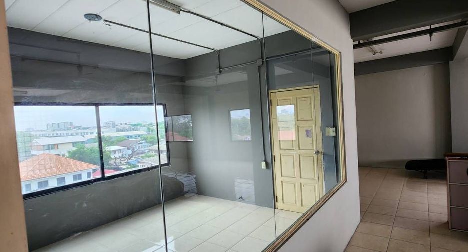 For sale retail Space in Wang Thonglang, Bangkok