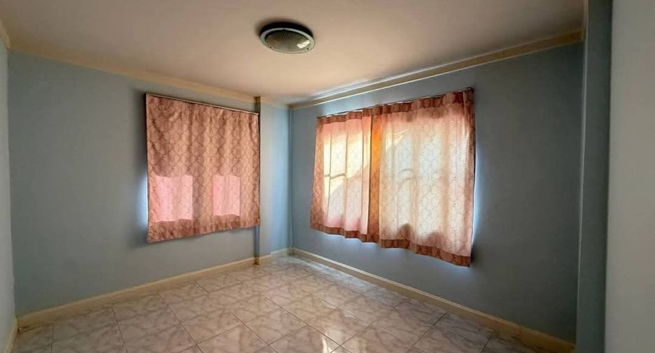 For sale 3 bedrooms house in Si Racha, Chonburi
