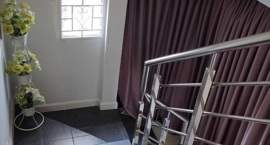 For sale 3 bedrooms house in Si Racha, Chonburi