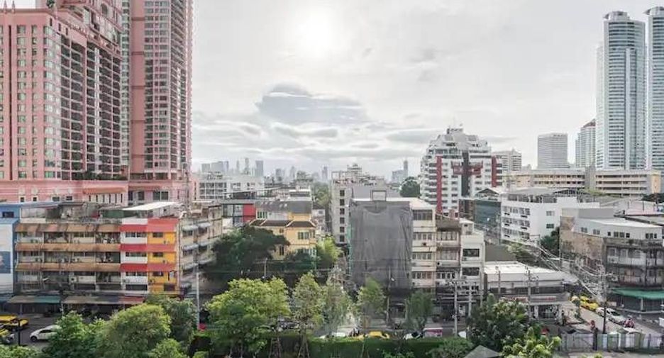 For sale 2 bedrooms condo in Khlong Toei, Bangkok