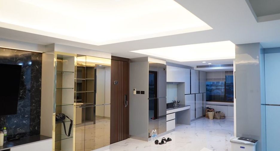 For sale 2 bedrooms condo in Suan Luang, Bangkok