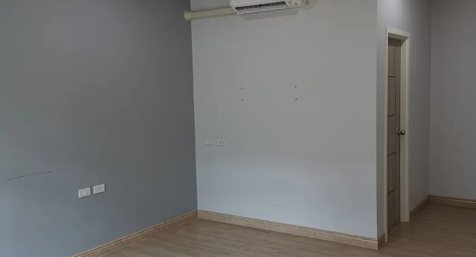 For sale and for rent 6 bedrooms house in Chatuchak, Bangkok