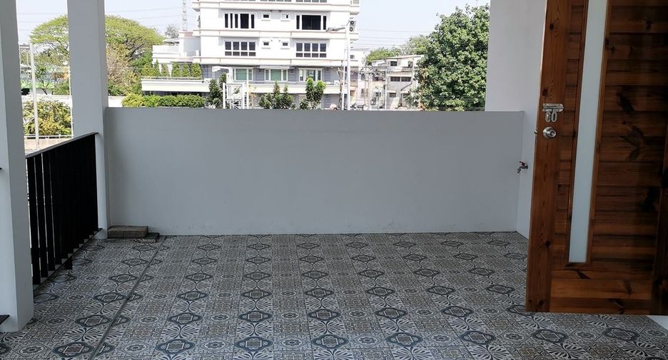 For sale and for rent 6 bedrooms house in Chatuchak, Bangkok