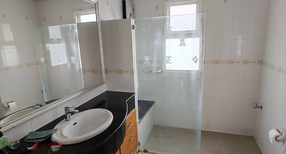 Haus zum Kauf mit 4 Zimmer in Bang Bua Thong, Nonthaburi