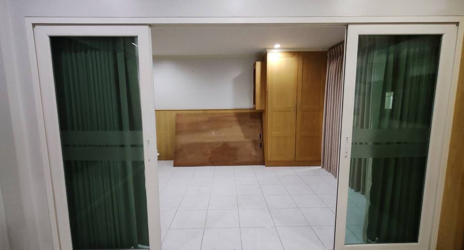 Haus zum Kauf mit 4 Zimmer in Bang Bua Thong, Nonthaburi