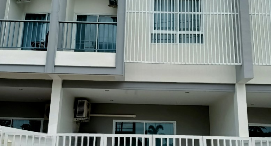 Reihenhaus zur Miete mit 3 Zimmer in Mueang Phuket, Phuket