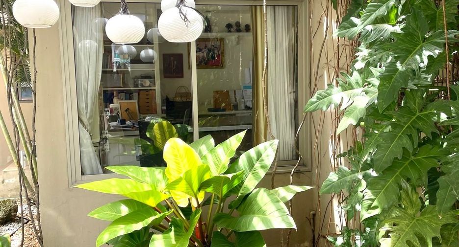 Casa en venta de 5 habitaciones en Lat Phrao, Bangkok