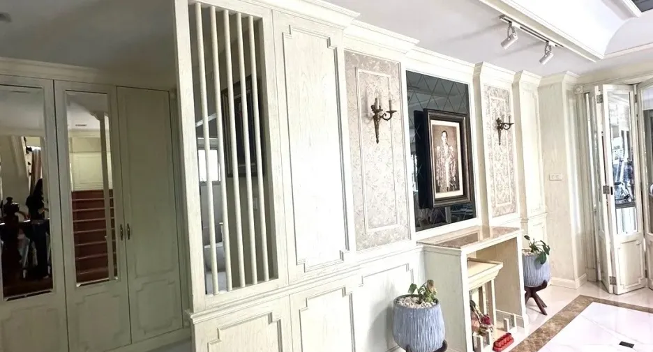 For sale 5 bedrooms house in Lat Phrao, Bangkok
