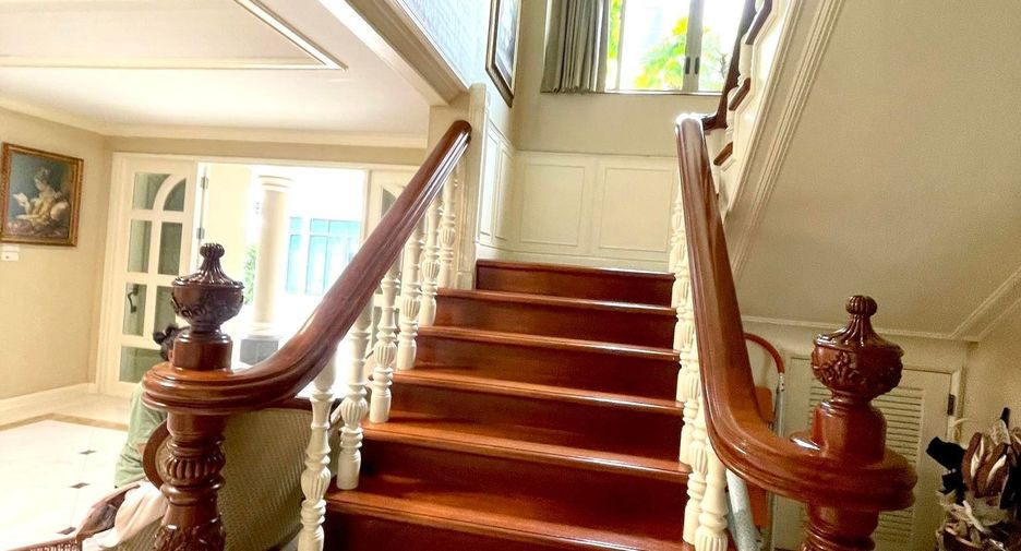 Casa en venta de 5 habitaciones en Lat Phrao, Bangkok