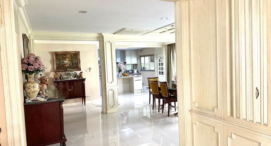 Casa en venta de 5 habitaciones en Lat Phrao, Bangkok
