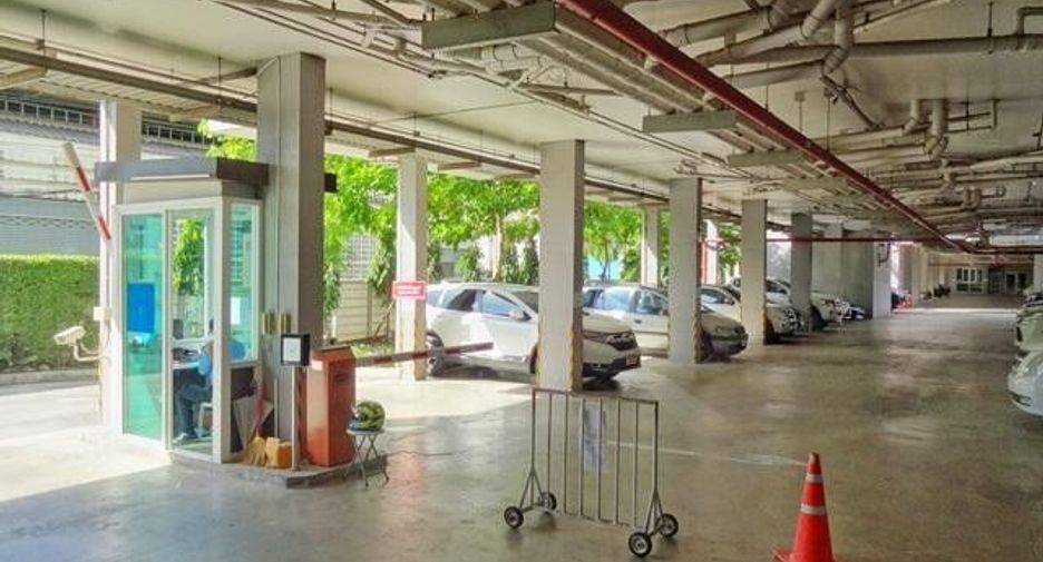 À vendre 1 chambre condo à Khan Na Yao, Bangkok