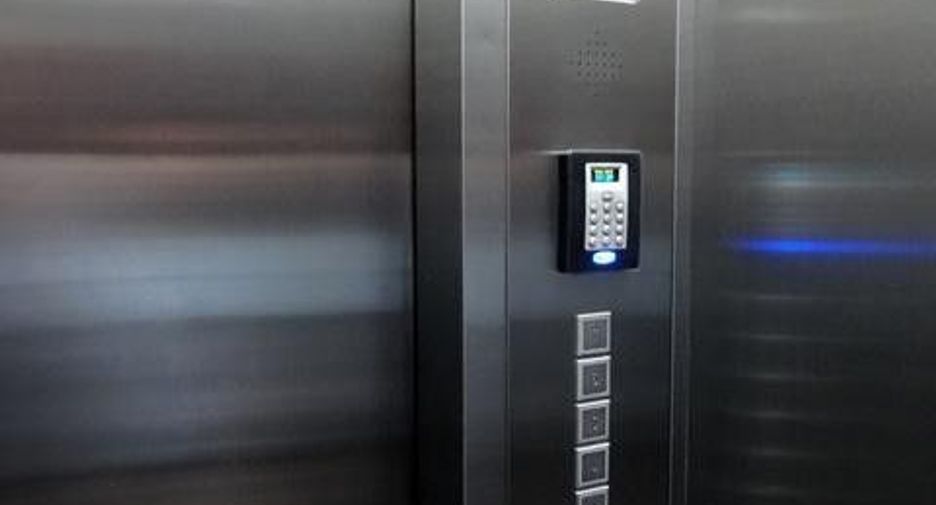 À vendre 1 chambre condo à Khan Na Yao, Bangkok