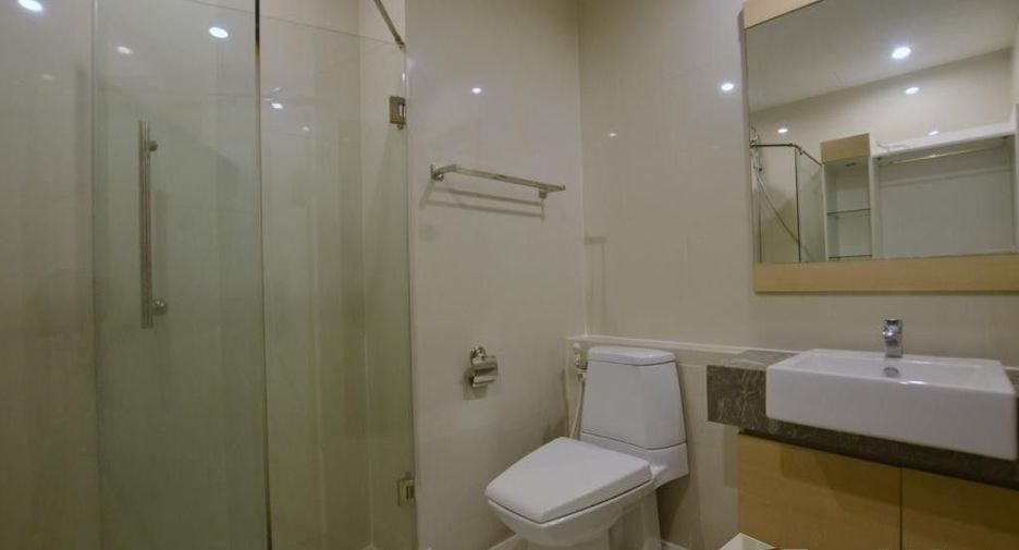 À vendre 1 chambre condo à Khan Na Yao, Bangkok