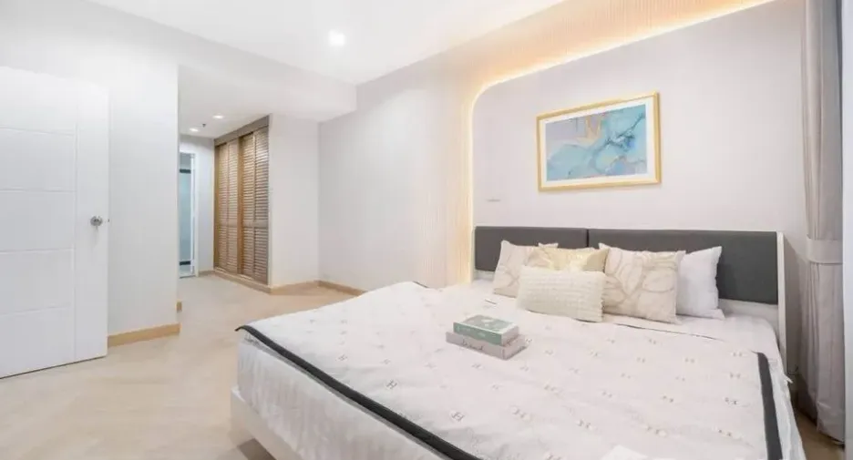 For sale 2 bedrooms condo in Khlong San, Bangkok