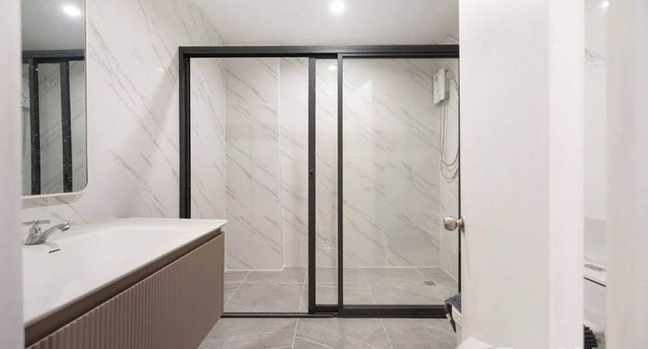 For sale 2 bedrooms condo in Khlong San, Bangkok