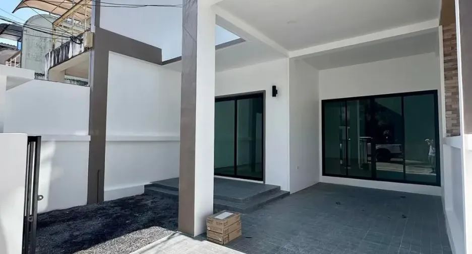 For sale 4 bedrooms house in Thalang, Phuket