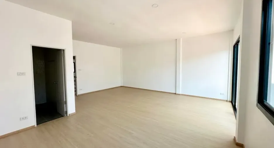 For sale 4 bedrooms house in Thalang, Phuket
