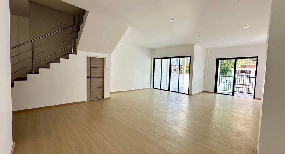 For sale 4 bedrooms house in Thalang, Phuket