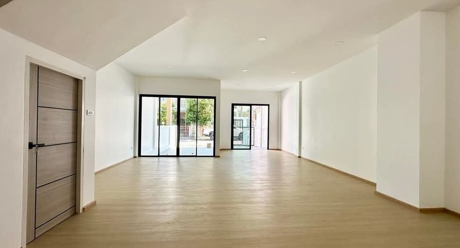 For sale 4 bedrooms house in Thalang, Phuket