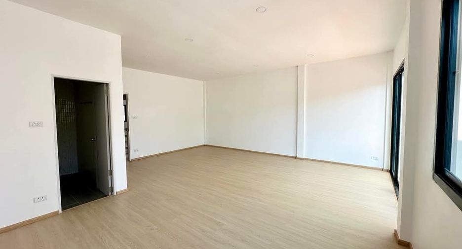 For sale 4 bedrooms house in Thalang, Phuket