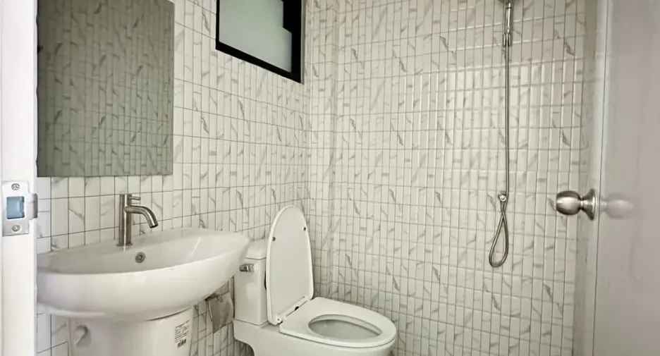 For sale 4 bedrooms house in Thalang, Phuket