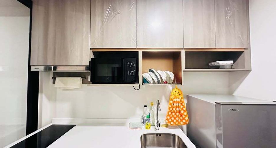 For sale 1 bed condo in Mueang Samut Prakan, Samut Prakan