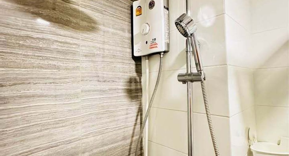 For sale 1 bed condo in Mueang Samut Prakan, Samut Prakan