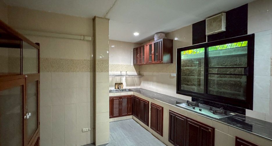 For sale and for rent 3 bedrooms house in Bang Phli, Samut Prakan