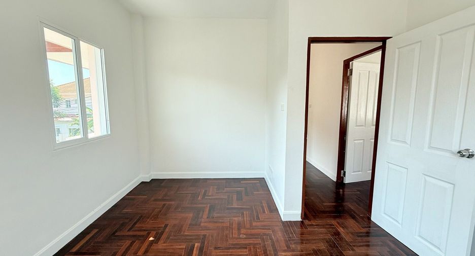 For sale 3 bedrooms house in Bang Bua Thong, Nonthaburi
