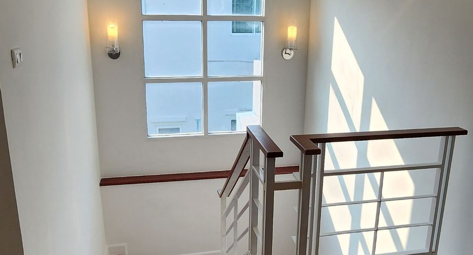 Haus zum Kauf mit 3 Zimmer in Thung Khru, Bangkok