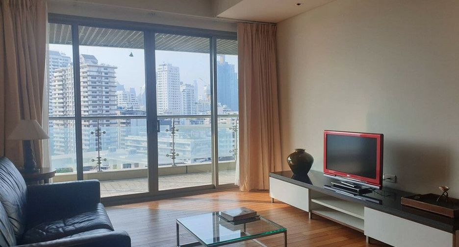 For sale 2 bedrooms condo in Khlong Toei, Bangkok
