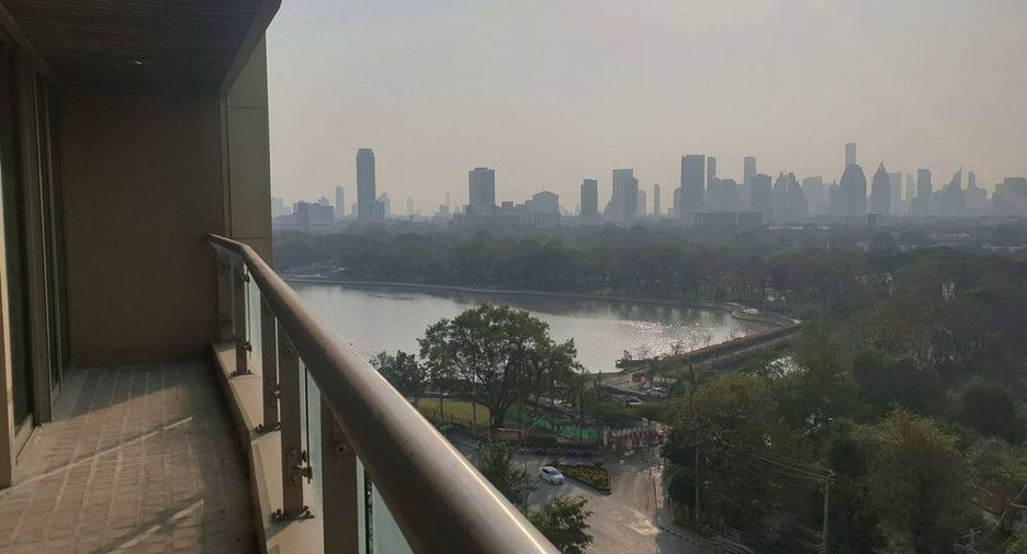 For sale 2 bedrooms condo in Khlong Toei, Bangkok