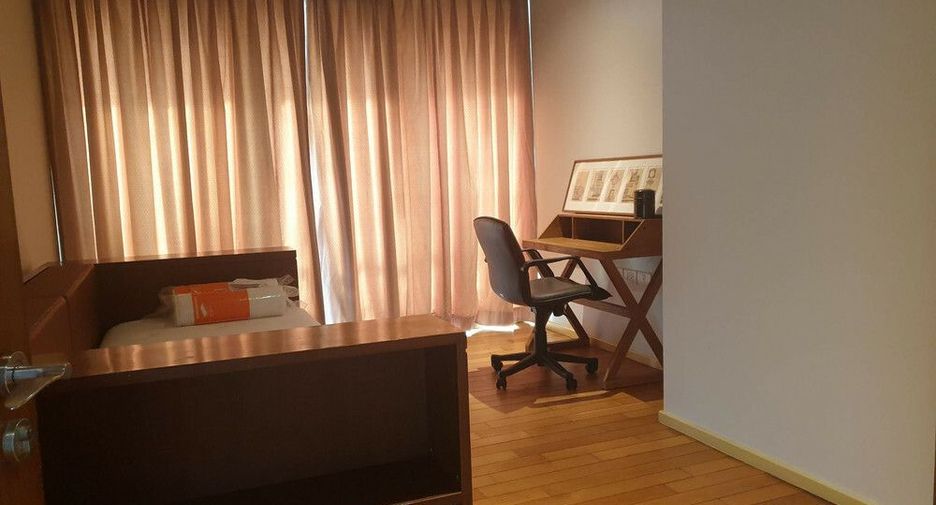 For sale 2 bedrooms condo in Khlong Toei, Bangkok