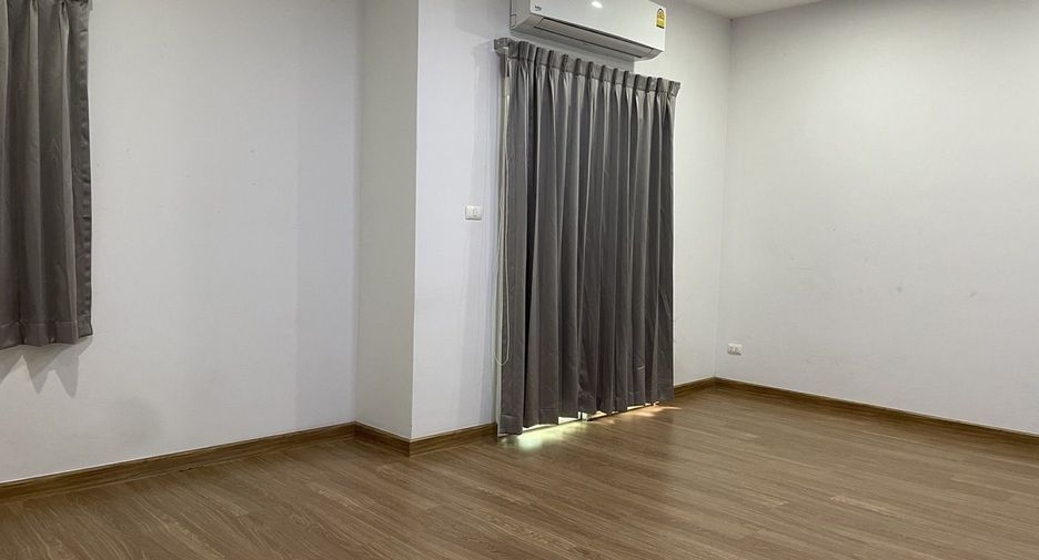 For sale and for rent 3 bedrooms townhouse in Don Mueang, Bangkok