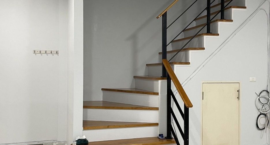 For sale and for rent 3 bedrooms townhouse in Don Mueang, Bangkok